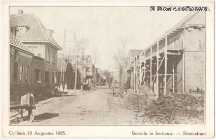 ansichtkaart: Borculo, In herbouw. Steenstraat