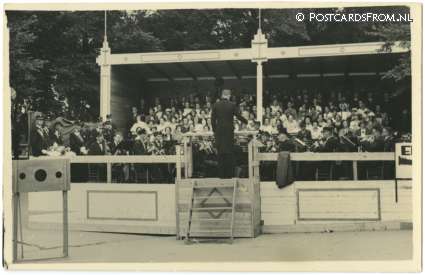 Hoorn NH, ? feesten 4 juli '37 ansichtkaart: Hoorn NH, ? feesten 4 juli '37