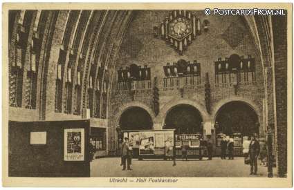 ansichtkaart: Utrecht, Hall Postkantoor