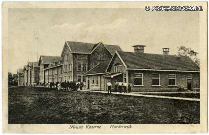 ansichtkaart: Harderwijk, Nieuwe Kazerne