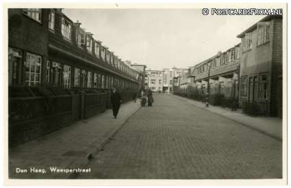 ansichtkaart: 's-Gravenhage, Weesperstraat