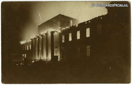 ansichtkaart: Groningen, Brand Academie