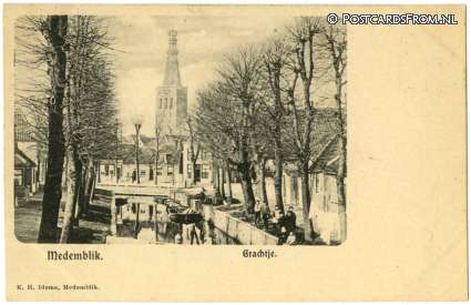 ansichtkaart: Medemblik, Grachtje