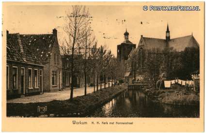ansichtkaart: Workum, N.H. Kerk met Nonnenstraat