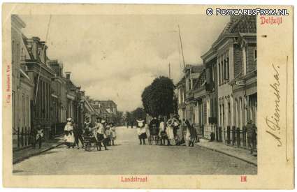 ansichtkaart: Delfzijl, Landstraat