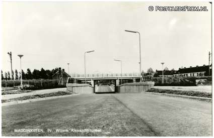 ansichtkaart: Waddinxveen, Pr. Willem Alexandertunnel
