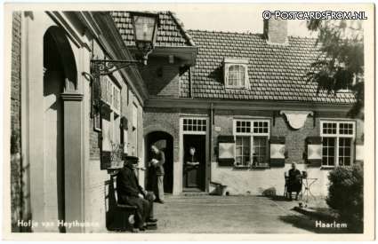 ansichtkaart: Haarlem, Hofje van Heythuisen