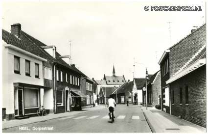 ansichtkaart: Heel, Dorpsstraat