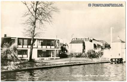 ansichtkaart: Voorburg, 'de Spreng' aan de Vliet