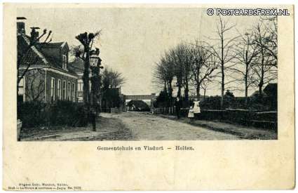 Holten, Gemeentehuis en Viaduct ansichtkaart: Holten, Gemeentehuis en Viaduct