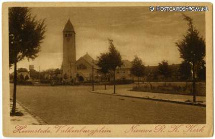 Heemstede, Valkenburgplein. Nieuwe R.K. Kerk ansichtkaart: Heemstede, Valkenburgplein. Nieuwe R.K. Kerk