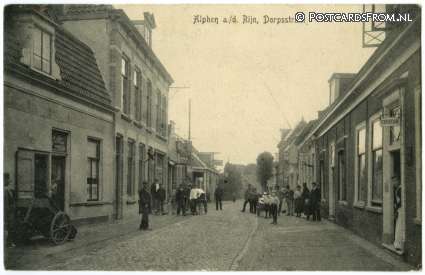 ansichtkaart: Alphen aan den Rijn, Dorpsstraat