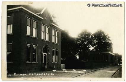ansichtkaart: Ezinge, Gemeentehuis