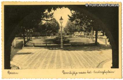 Baarn, Doorkijkje naar het Mesdaghplein ansichtkaart: Baarn, Doorkijkje naar het Mesdaghplein