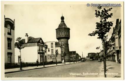 ansichtkaart: Vlissingen, Badhuisstraat met Watertoren