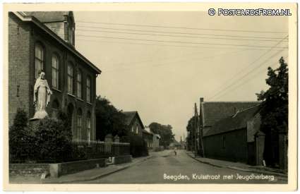Beegden, Kruisstraat met Jeugdherberg ansichtkaart: Beegden, Kruisstraat met Jeugdherberg