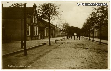 ansichtkaart: Stellendam, Voorstraat