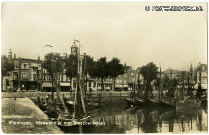 ansichtkaart: Vlissingen, Nieuwendijk met visschersvloot