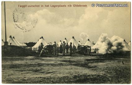 ansichtkaart: Oldebroek Legerplaats, Twaalf-uurschot in het Legerplaats n.b. Oldebroek
