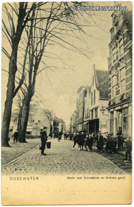 ansichtkaart: Oudewater, Markt met Duivelshuis en Antieke gevel