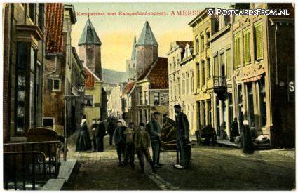 ansichtkaart: Amersfoort, Kampstraat met Kamperbinnenpoort