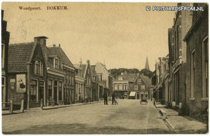 ansichtkaart: Dokkum, Woudpoort