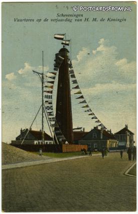 Scheveningen, Vuurtoren op de verjaardag van H.M. de Koningin ansichtkaart: Scheveningen, Vuurtoren op de verjaardag van H.M. de Koningin