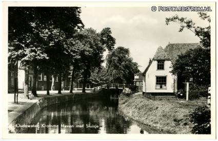 ansichtkaart: Oudewater, Kromme Haven met Sluisje