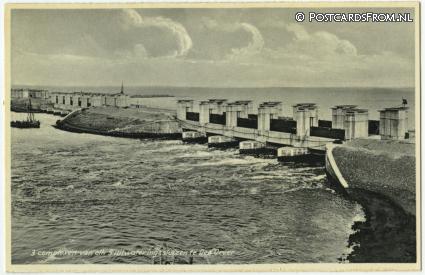 Den Oever, 3 complexen van elk 5 uitwateringssluizen ansichtkaart: Den Oever, 3 complexen van elk 5 uitwateringssluizen