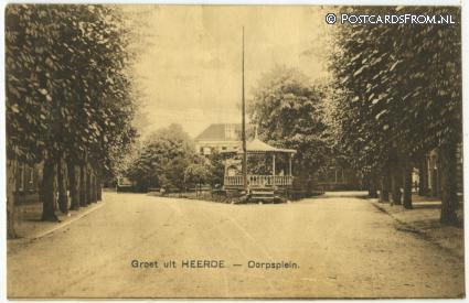 ansichtkaart: Heerde, Dorpsplein