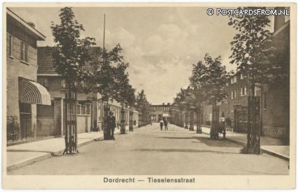 Dordrecht, Tieselensstraat ansichtkaart: Dordrecht, Tieselensstraat