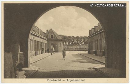 Dordrecht, Anjelierstraat ansichtkaart: Dordrecht, Anjelierstraat