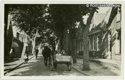 Terschelling Midsland, ? Dorpstraat? ansichtkaart: Terschelling Midsland, ? Dorpstraat?