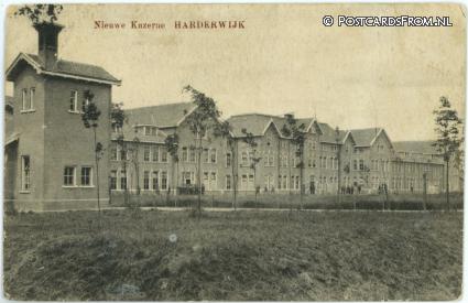 ansichtkaart: Harderwijk, Nieuwe Kazerne
