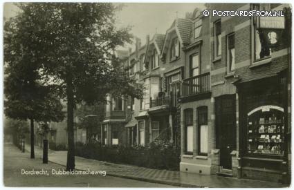 Dordrecht, Dubbeldamscheweg. Sigarenmagazijn 'Industria' ansichtkaart: Dordrecht, Dubbeldamscheweg. Sigarenmagazijn 'Industria'