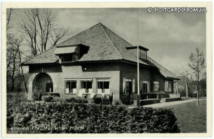 ansichtkaart: Ermelo, Exterieur Chr. Mil. Tehuis