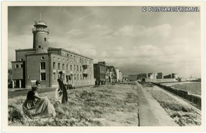 ansichtkaart: Vlissingen, Boul. Bankert met de Ruyterschool