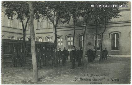 Grave, R.K. Blinden-Instituut 'St. Henricus-Gesticht'. Wandelplaats ansichtkaart: Grave, R.K. Blinden-Instituut 'St. Henricus-Gesticht'. Wandelplaats