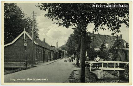 Aarlanderveen, Dorpstraat ansichtkaart: Aarlanderveen, Dorpstraat