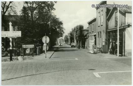 ansichtkaart: Aarlanderveen, Dorpsstraat