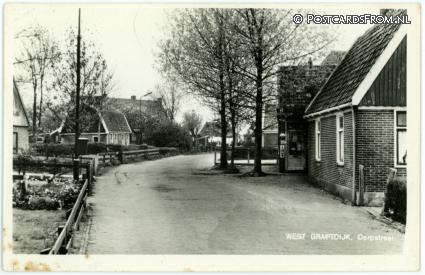 ansichtkaart: West-Graftdijk, Dorpstraat
