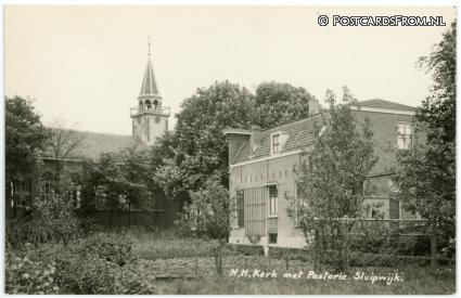 ansichtkaart: Sluipwijk, N.H. Kerk met Pastorie