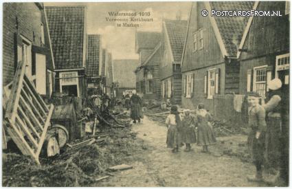 ansichtkaart: Marken, Watersnood 1916. Verwoeste Kerkbuurt