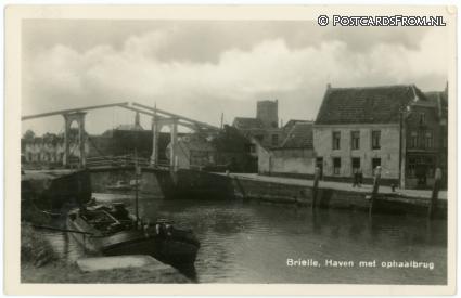 ansichtkaart: Brielle, Haven met ophaalbrug