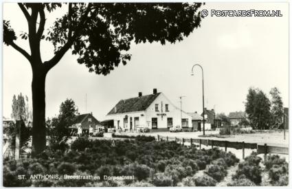 ansichtkaart: Sint Anthonis, Breestraat en Dorpstraat. Cafetaria van Haren