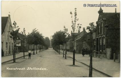 ansichtkaart: Stellendam, Voorstraat