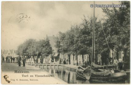 ansichtkaart: Makkum FR, Turf- en Vleeschmarkt