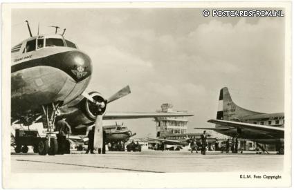 ansichtkaart: Schiphol, Ontmoetingsplaats van de K.L.M. vloot