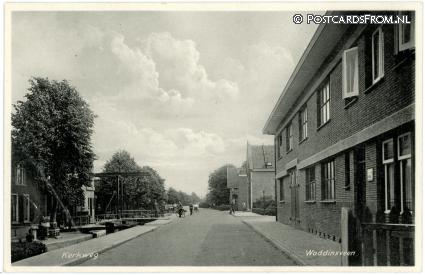 ansichtkaart: Waddinxveen, Kerkweg