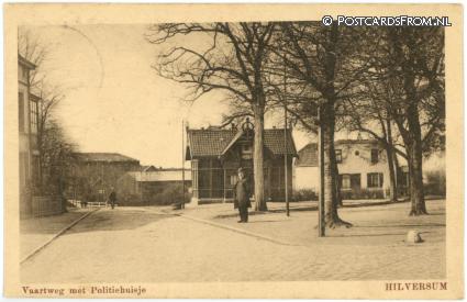 Hilversum, Vaartweg met Politiehuisje ansichtkaart: Hilversum, Vaartweg met Politiehuisje